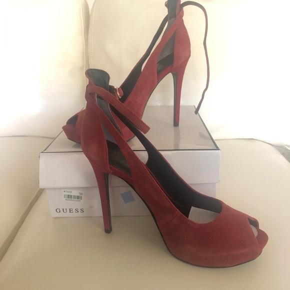 Guess Holie, Dark Red Suede , BRAND NEW size 10 - Picture 1 of 2
